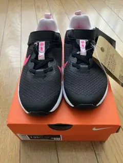 試着のみ！Nike ブラック/ピンク スニーカー18.5センチ