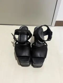 <美品>EMODA 厚底ストラップサンダル ブラックのサムネイル