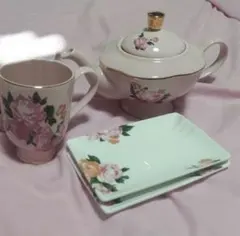 Francfranc　ピンク　食器 皿　花柄　フローラル 　ティーポット　金縁のサムネイル