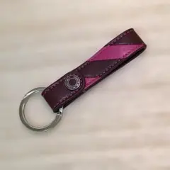 美品　COACH　レザーキーホルダー　ワインレッド・ピンク