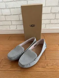 UGG モカシン デッキシューズ ネイビー - メルカリ
