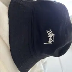 Stussy ブラック バケットハット