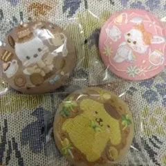 サンリオキャラクターズ　刺繍缶バッチ付きビスケット