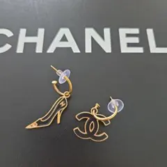 CHANEL ゴールドトーン ピアス(両耳用)