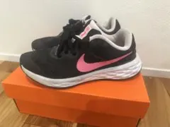 Nike キッズシューズ ブラック/ピンク ランニングシューズ　スニーカーのサムネイル