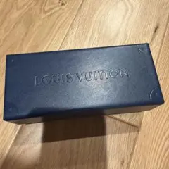 LOUIS VUITTON ネイビー メガネ　ケース　サングラス