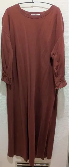 ブラウン ロングワンピース 長袖 ギャザー袖