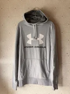 【Under Armour】最終値下げ❗️裏起毛✴︎グレー フード付きパーカー