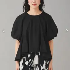 【美品】　AAYUSHI アユーシ　コットンスラブパフスリーブブラウス ブラックのサムネイル