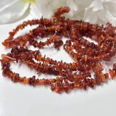 アンバー（琥珀）さざれ　小粒　穴あき　約10ｃｍ分 無染色　天然石