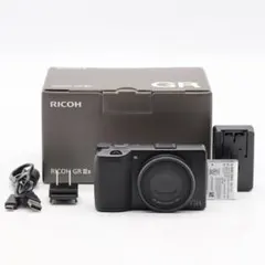 良品】【ショット数1112！】RICOH GRⅢ本体 RICOH純正別売品付属 