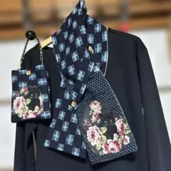 ☆絣の差し込みマフラーとポーチセット　薔薇黒猫