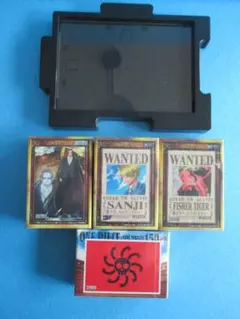 ワンピース◎ミニジグソーパズル　4種◎シャンクスサンジタイガー額付き