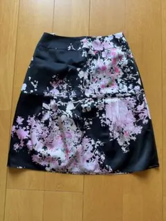 AUSTIN REED 花柄　スカートのサムネイル