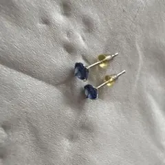 サファイア　ピアスのサムネイル