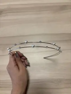パール装飾　シルバーヘアアクセ　カチューシャ