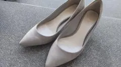 アダム・エ・ロペ　ライトグレー 　スエード風 パンプス　ヒール5cm