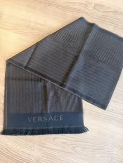 VERSACE ヴェルサーチ マフラー フリンジ付き ブラック - メルカリ