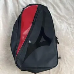 ミズノ　MIZUNO ショルダーバッグ　ボディーバッグ　ブラック×レッドのサムネイル