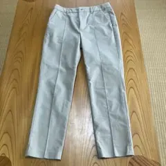 HUMAN WOMA センターライン入りのスタイリッシュなパンツ