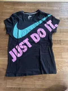 Nike Tシャツ 黒 青 ピンク ロゴ