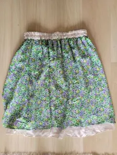 新品未使用！テチチ　花柄リバーシブルスカート