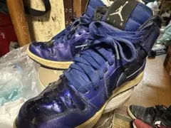 ナイキ エア ジョーダン 1 レトロ ハイ “ディープロイヤル