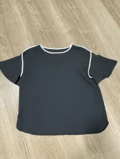 限定値下げ【OPAQUE】黒のフレンチスリーブトップスのサムネイル