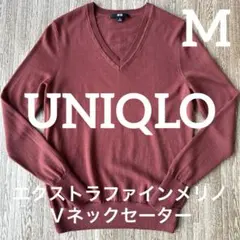 ユニクロ　エクストラファインメリノＶネックセーター　ピンク