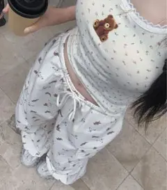 クマ柄 ルーズフィットパンツ