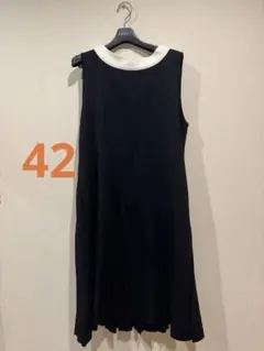 フォクシー ニットワンピースドレス バックプリーツ ブラック 42 白襟