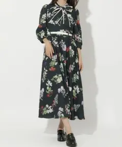 AND COUTURE クラシックフラワープリント7分袖ワンピース新品タグ付き