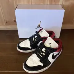 Air Jordanローカット スニーカー ホワイト/ブラック/レッド(箱付き)