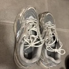 New Balance 725 グレー スニーカー