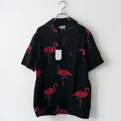新品✨アロハシャツ 開襟シャツ フラミンゴ柄(S)メンズ 黒 レーヨン 総柄のサムネイル