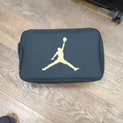 Item thumbnail for item 8361029b-9c0e-424e-8aa2-8a949f7a8700