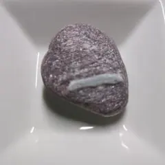 ①珍しい自然石　裏表2色ラメ入り　1個