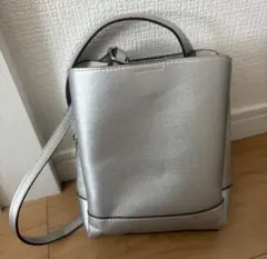 お値下げ！SHOOLARUE 軽量　ふわっと軽い三層ショルダーバッグ　シルバー