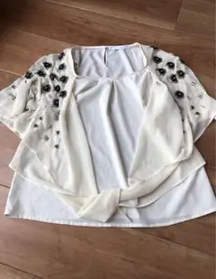 Qussio クーシオ　ビジュートップス