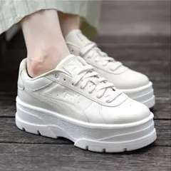 PUMA スニーカー　リヴォ