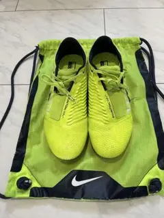 ナイキ ファントム ヴェノム Elite HG、収納バッグ付き