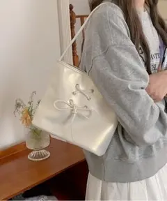 ホワイト　リボン　ショルダー　トートバッグ　NUGU 　白 DHOLIC