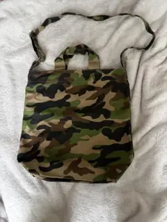 BAGGU キャンバス ショルダーバッグ 迷彩カモフラージュ柄のサムネイル