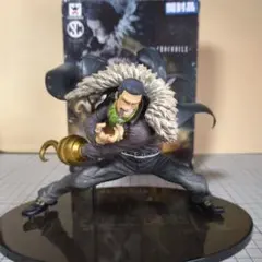 ワンピース　クロコダイル　フィギュア