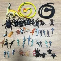 昆虫　海の生き物　恐竜　ヘビ　フィギュア44点セット