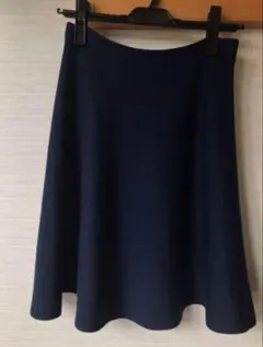 BEAMSビームス ニットフレアスカート　ネイビーのサムネイル