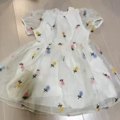 刺繍入りフラワー柄ベビードレス
