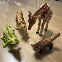 動物フィギュアセット　アニマルキングダム