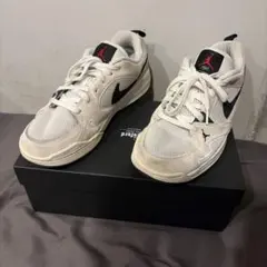 Jordan スニーカー