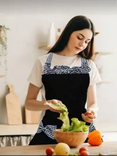 フリル付き黒エプロン 65cm x 71cm